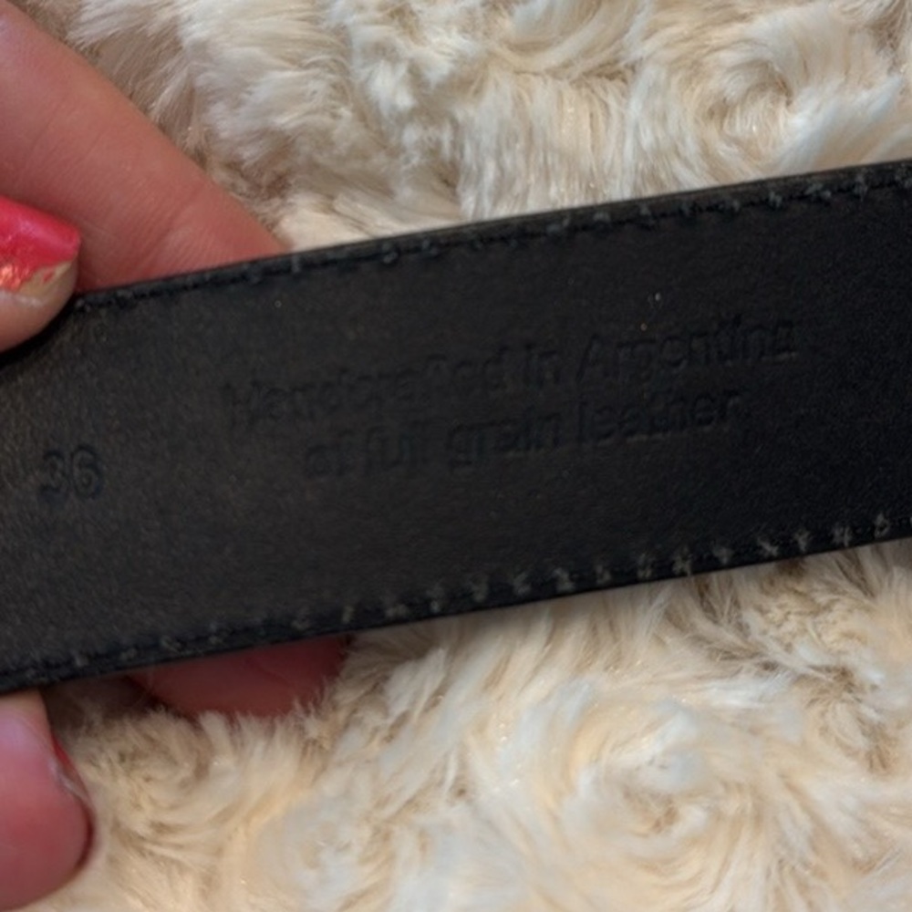 Textured Black Leather Belt Shabby Silver Buckle Tapers Toward Belt Holes 36 - Picture 5 of 10